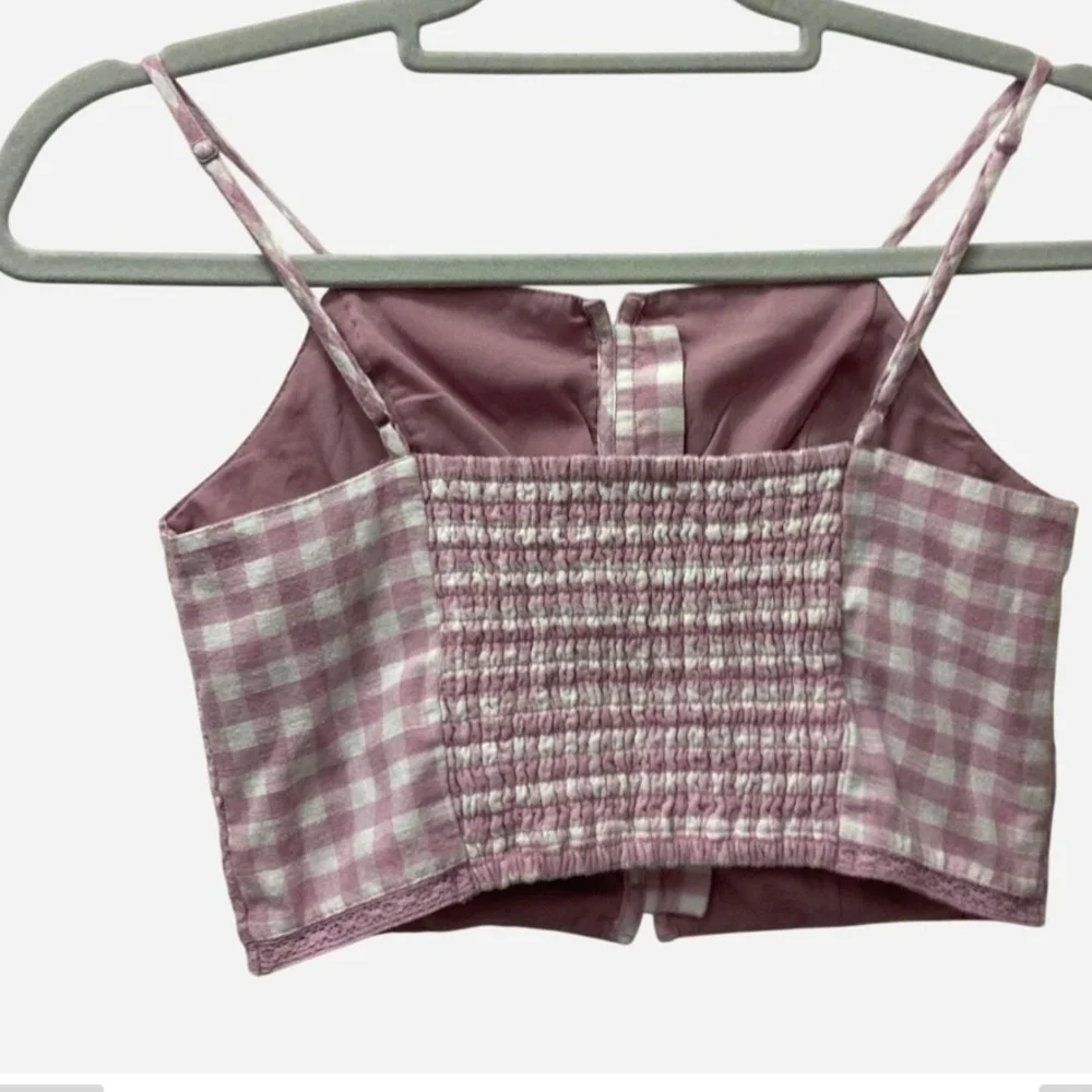 Pre-owned American Eagle Outfitters Pink Eyelet Crop Top - Picture 2 of 4
